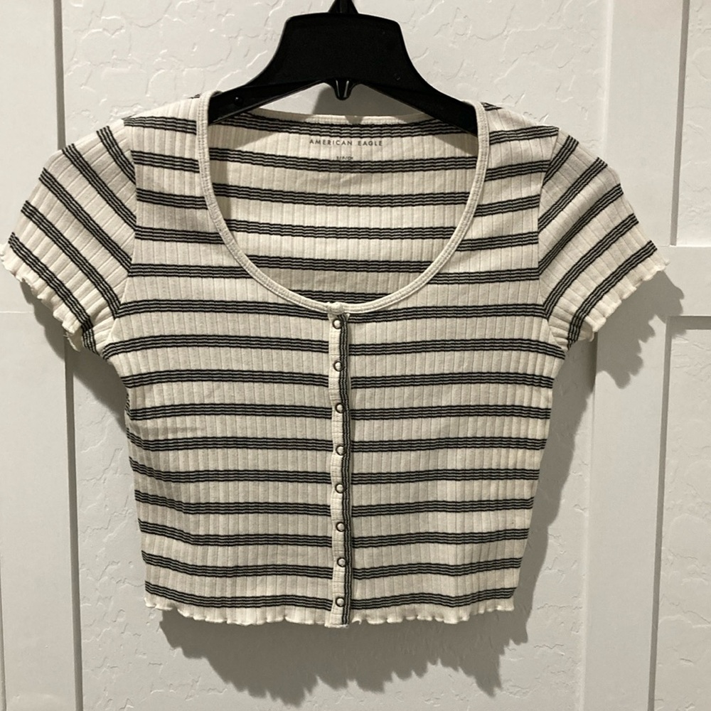 American eagle women’s button up striped short sleeve small